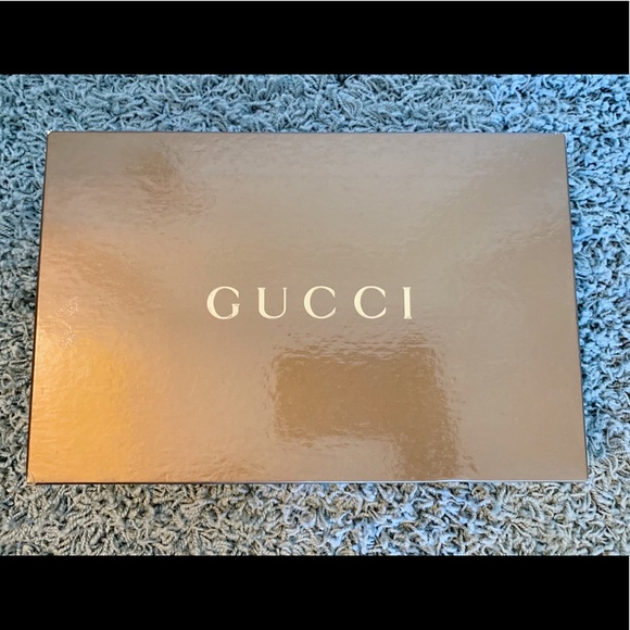 Vintage Authentic Gucci Sneakers (Box Included) - Picture 3 of 8